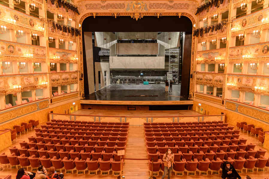 Italia - Venecia 139 - teatro La Fenice.jpg